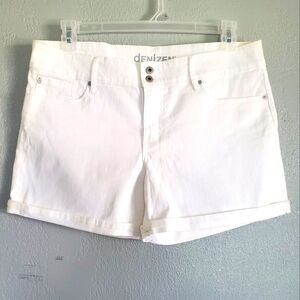 Denizen from Levi's Womens 12 White Denim Mid Rise Essential Stretch Shorts